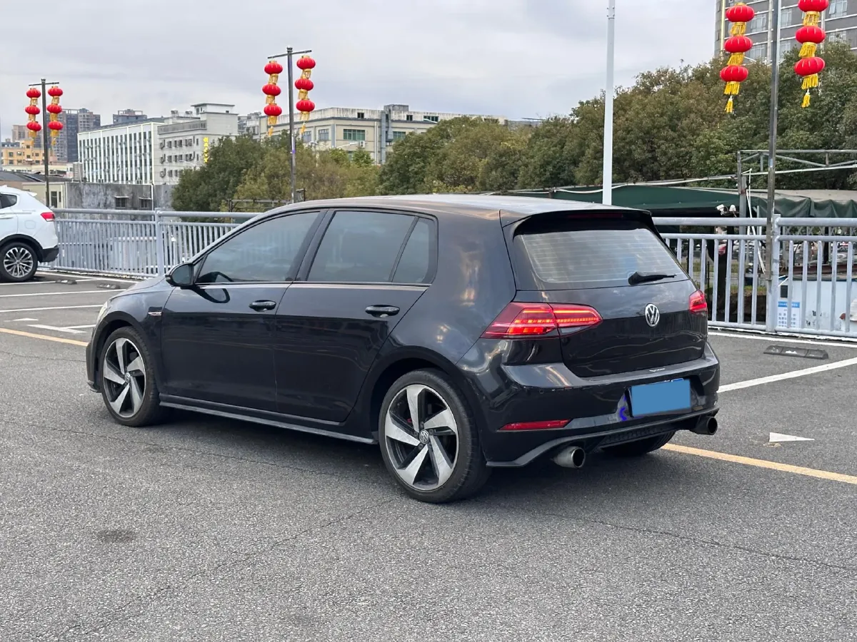 2018 Volkswagen GolfGTI 2.0T 220HP L4 7DCT,autocango,china used car exporter,china ev exporter,chinese used car exporter,chinese used ev exporter
