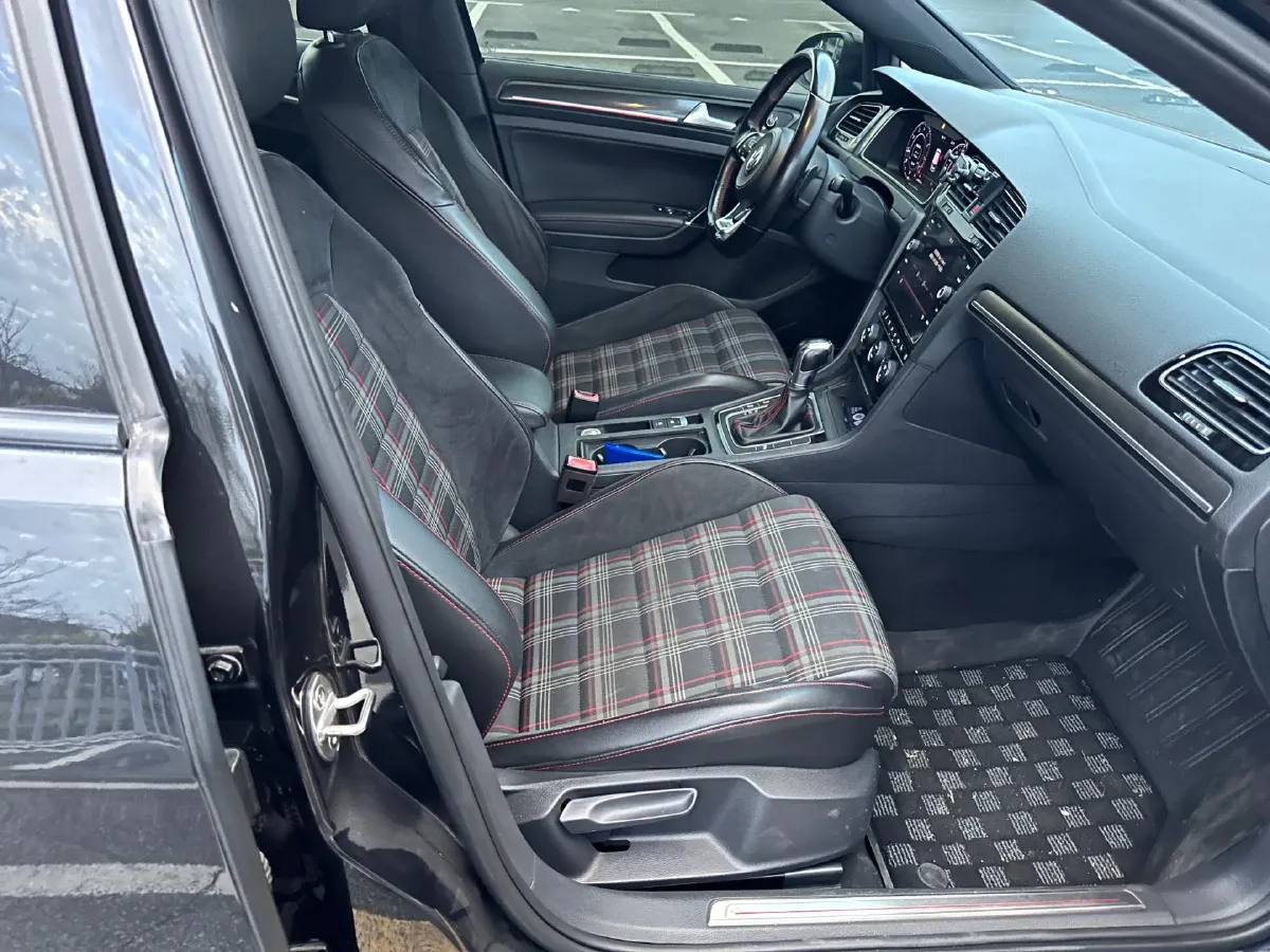 2018 Volkswagen GolfGTI 2.0T 220HP L4 7DCT,autocango,china used car exporter,china ev exporter,chinese used car exporter,chinese used ev exporter