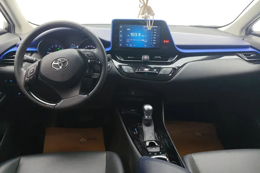 2021 Toyota C-HR 2.0L 171HP L4 CVT,autocango,china used car exporter,china ev exporter,chinese used car exporter,chinese used ev exporter