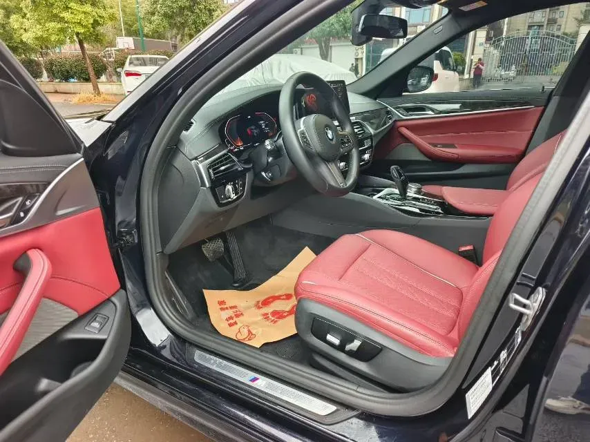 2022 BMW 5 Series 2.0T 184HP L4 8AT,autocango,china used car exporter,china ev exporter,chinese used car exporter,chinese used ev exporter