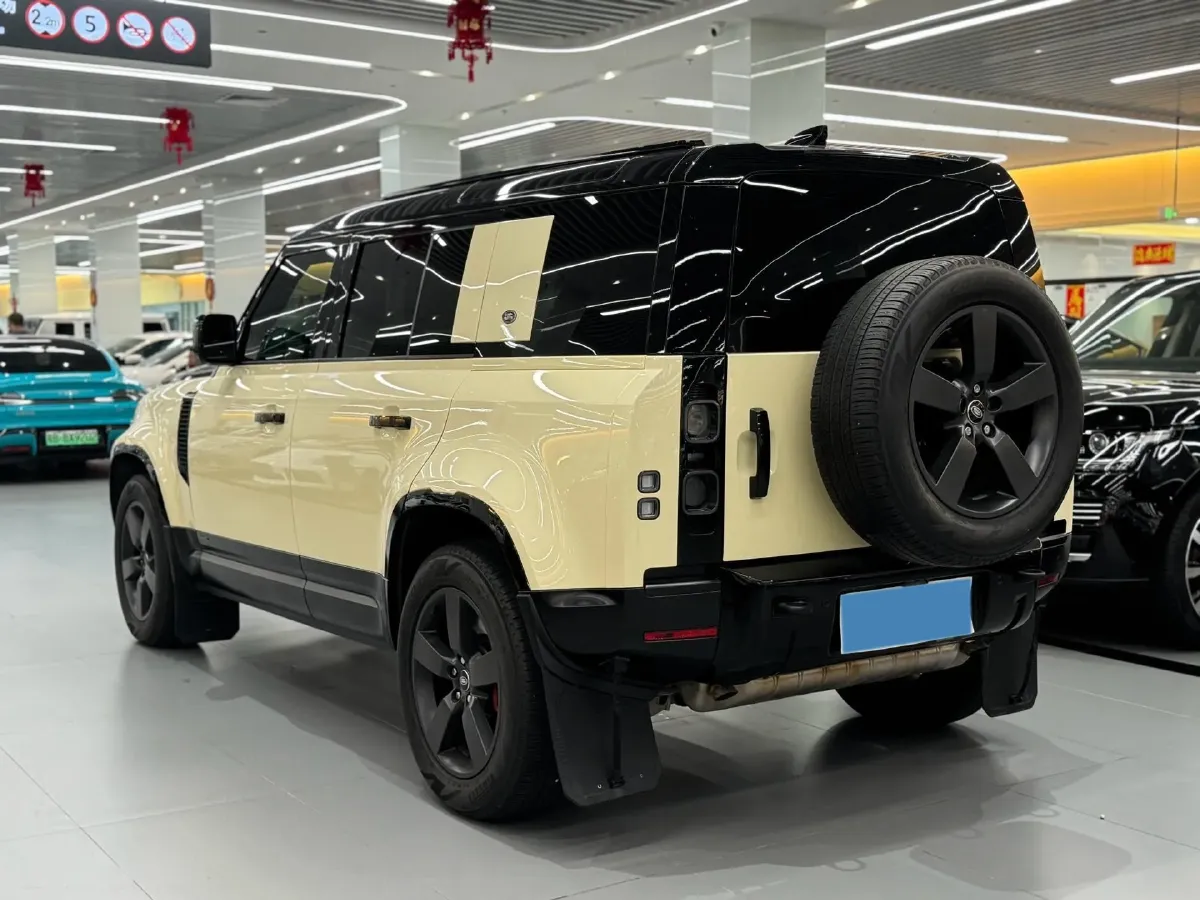 2022 Land Rover Defender 3.0T 400HP L6 8AT,autocango,china used car exporter,china ev exporter,chinese used car exporter,chinese used ev exporter