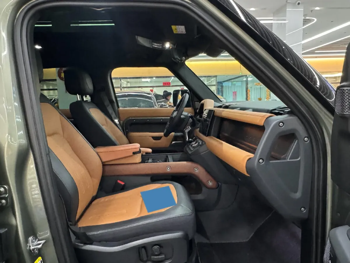 2022 Land Rover Defender 3.0T 400HP L6 8AT,autocango,china used car exporter,china ev exporter,chinese used car exporter,chinese used ev exporter