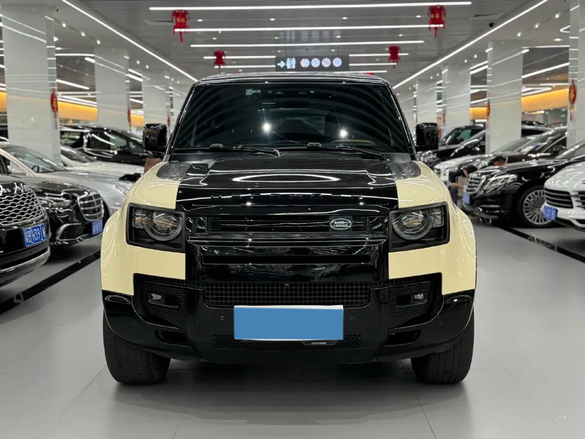 2022 Land Rover Defender 3.0T 400HP L6 8AT,autocango,china used car exporter,china ev exporter,chinese used car exporter,chinese used ev exporter