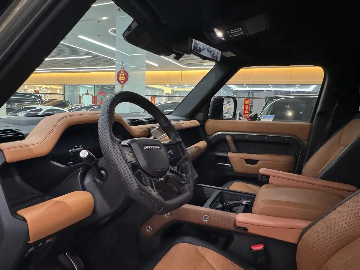 2022 Land Rover Defender 3.0T 400HP L6 8AT,autocango,china used car exporter,china ev exporter,chinese used car exporter,chinese used ev exporter