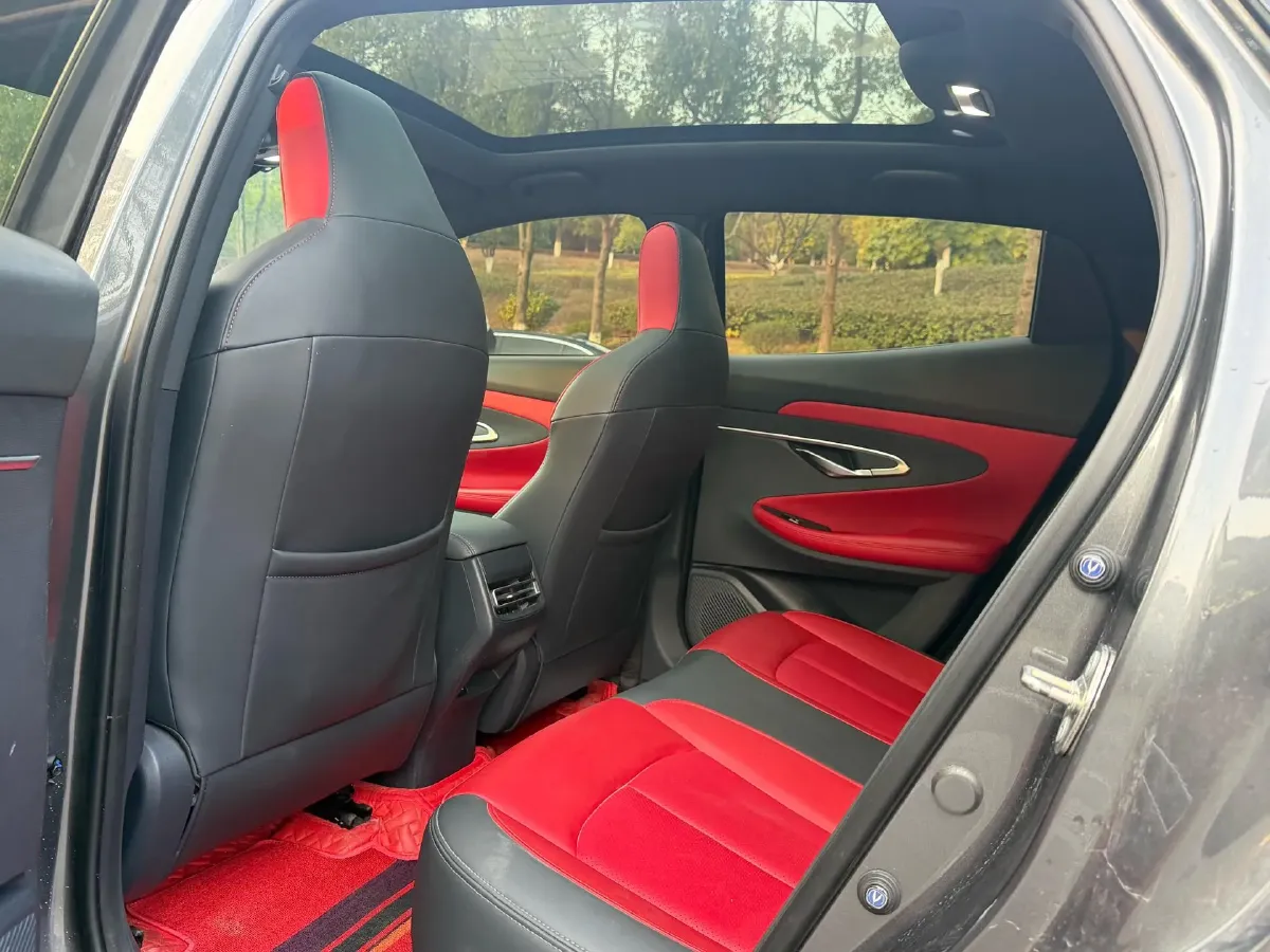 2020 ChangAn UNI-T 1.5T 180HP L4 7DCT,autocango,china used car exporter,china ev exporter,chinese used car exporter,chinese used ev exporter