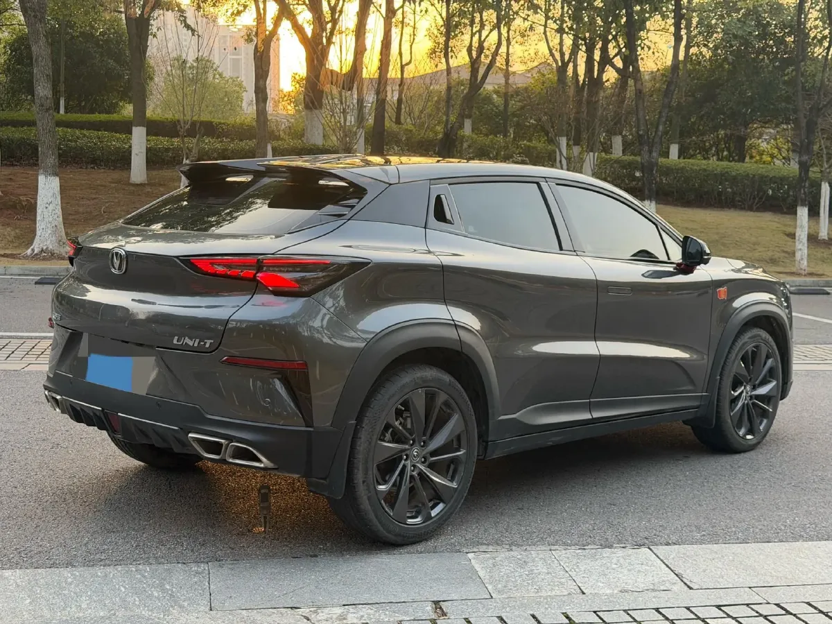 2020 ChangAn UNI-T 1.5T 180HP L4 7DCT,autocango,china used car exporter,china ev exporter,chinese used car exporter,chinese used ev exporter