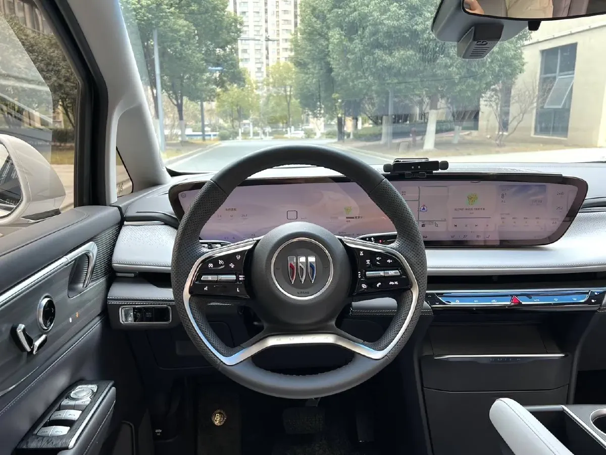 2025 Buick GL8 2.0T 237HP L4 9AT,autocango,china used car exporter,china ev exporter,chinese used car exporter,chinese used ev exporter