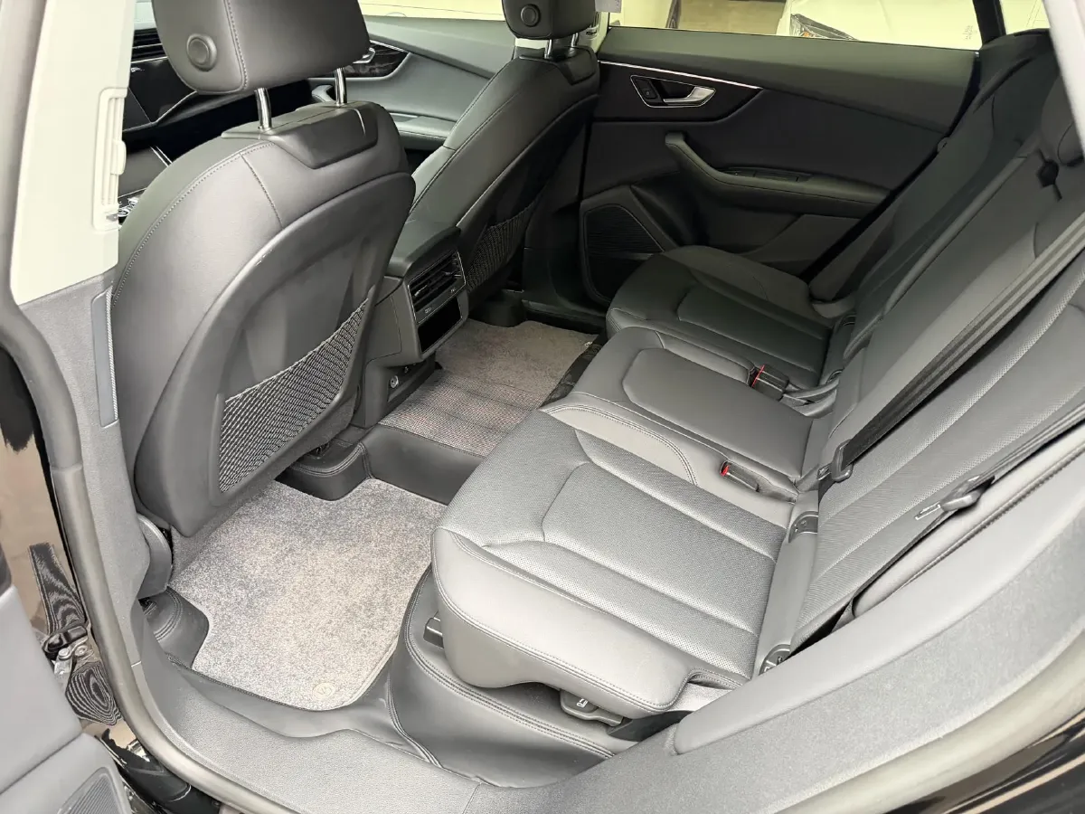 2023 Audi Q8 3.0T 340HP V6 8AT,autocango,china used car exporter,china ev exporter,chinese used car exporter,chinese used ev exporter