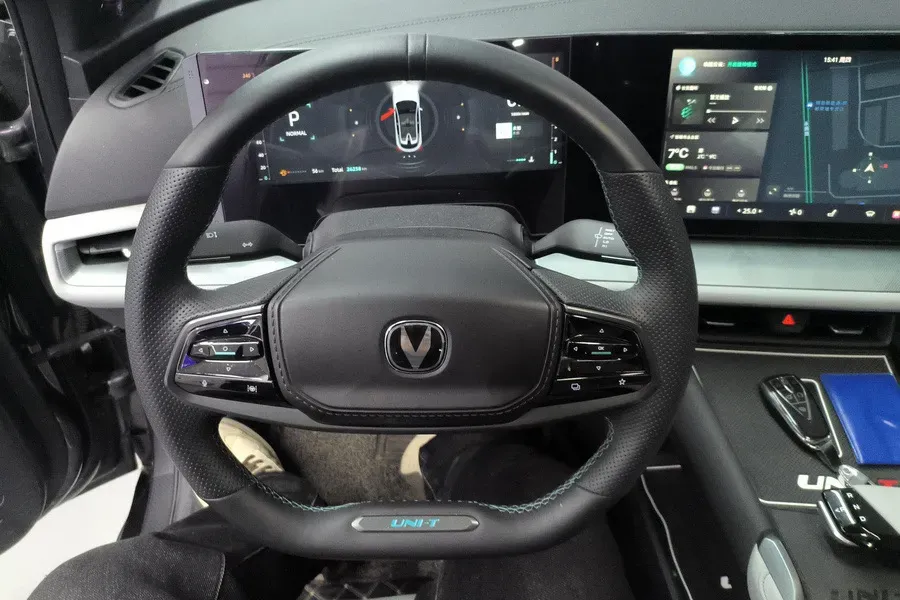 2023 ChangAn UNI-T 1.5T 188HP L4 7DCT,autocango,china used car exporter,china ev exporter,chinese used car exporter,chinese used ev exporter