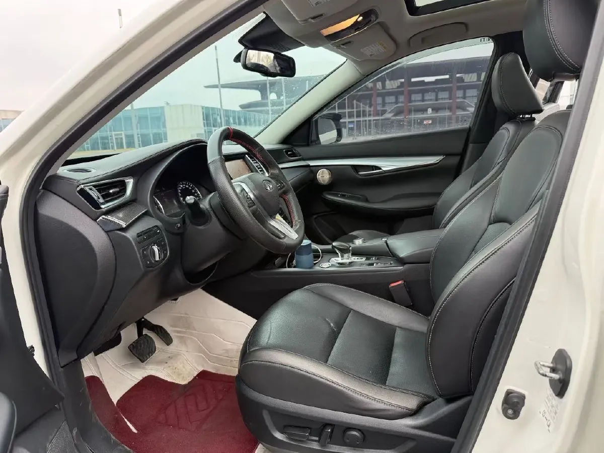 2018 Jeep Grand Commander 2.0T 265HP L4 9AT,autocango,china used car exporter,china ev exporter,chinese used car exporter,chinese used ev exporter