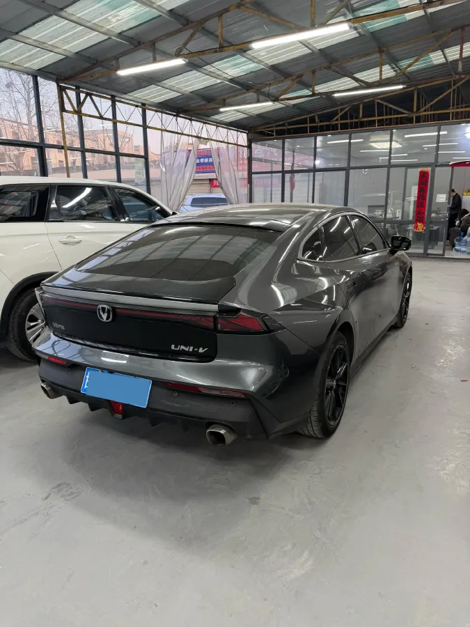 2023 ChangAn UNI-V 1.5T 188HP L4 7DCT,autocango,china used car exporter,china ev exporter,chinese used car exporter,chinese used ev exporter