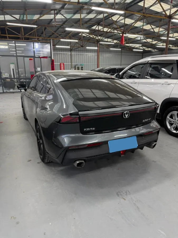 2023 ChangAn UNI-V 1.5T 188HP L4 7DCT,autocango,china used car exporter,china ev exporter,chinese used car exporter,chinese used ev exporter