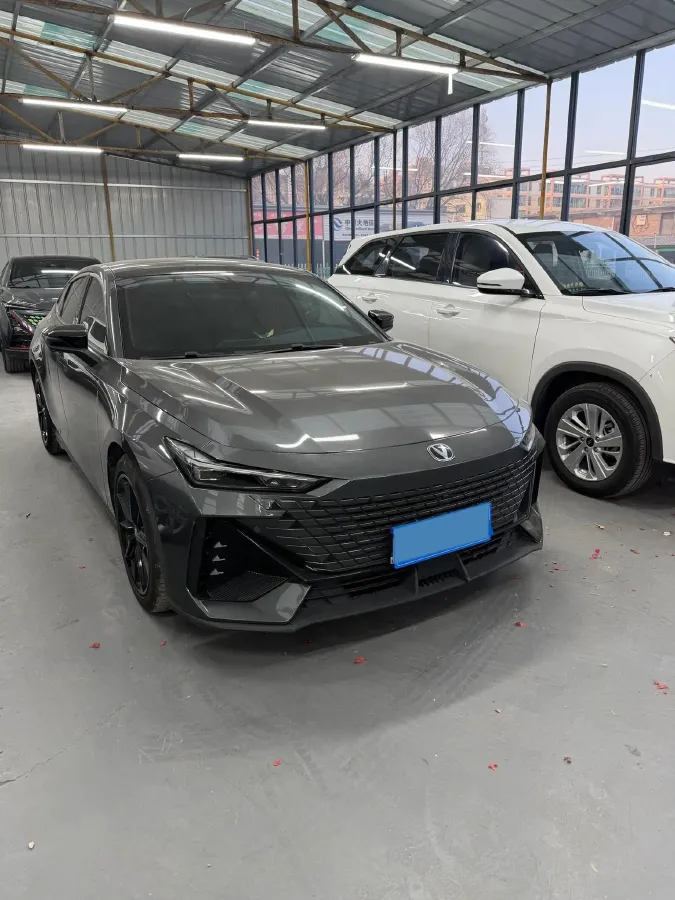 2023 ChangAn UNI-V 1.5T 188HP L4 7DCT,autocango,china used car exporter,china ev exporter,chinese used car exporter,chinese used ev exporter