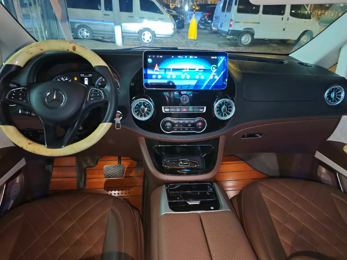 2021 Mercedes-Benz Vito 2.0T 211HP L4 9AT,autocango,china used car exporter,china ev exporter,chinese used car exporter,chinese used ev exporter