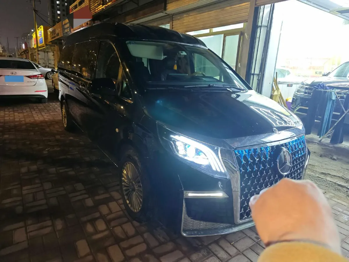 2021 Mercedes-Benz Vito 2.0T 211HP L4 9AT,autocango,china used car exporter,china ev exporter,chinese used car exporter,chinese used ev exporter