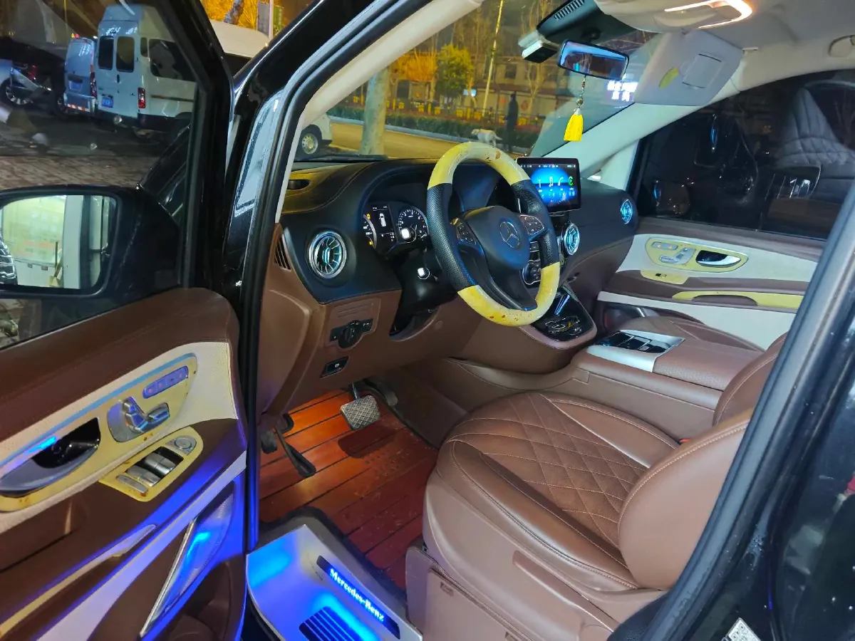 2021 Mercedes-Benz Vito 2.0T 211HP L4 9AT,autocango,china used car exporter,china ev exporter,chinese used car exporter,chinese used ev exporter