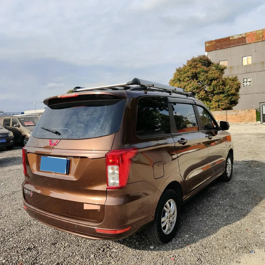 2021 WuLing HongGuang 1.5L 99HP L4 6MT,autocango,china used car exporter,china ev exporter,chinese used car exporter,chinese used ev exporter