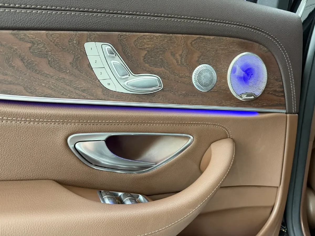 2021 Mercedes-Benz E Class 2.0T 258HP L4 9AT,autocango,china used car exporter,china ev exporter,chinese used car exporter,chinese used ev exporter