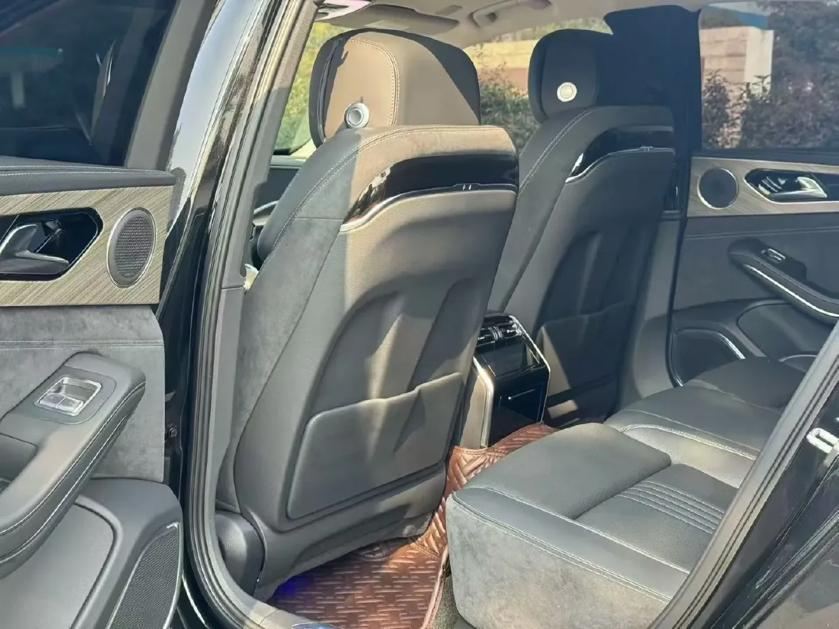 2022 HongQi H9 2.0T 252HP L4 7DCT,autocango,china used car exporter,china ev exporter,chinese used car exporter,chinese used ev exporter