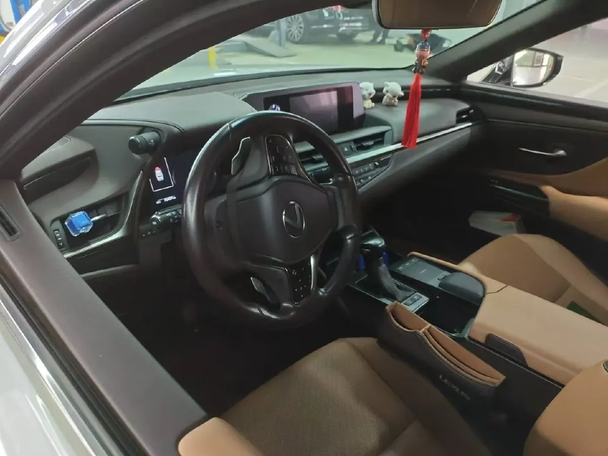 2020 Lexus ES 2.5L 178HP L4 E-CVT Hybrid,autocango,china used car exporter,china ev exporter,chinese used car exporter,chinese used ev exporter