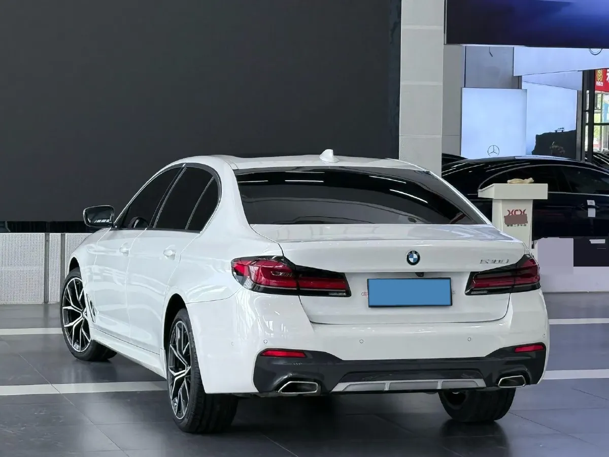2022 BMW 5 Series 2.0T 252HP L4 8AT,autocango,china used car exporter,china ev exporter,chinese used car exporter,chinese used ev exporter