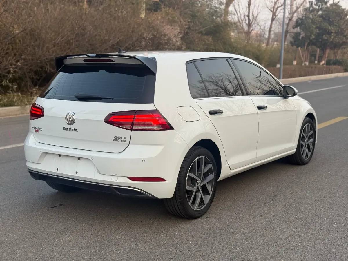 2019 Brilliance Auto V7 1.8T 231HP L4 7DCT,autocango,china used car exporter,china ev exporter,chinese used car exporter,chinese used ev exporter