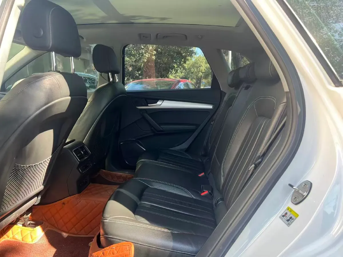 2020 Audi Q5L 2.0T 190HP L4 7DCT,autocango,china used car exporter,china ev exporter,chinese used car exporter,chinese used ev exporter