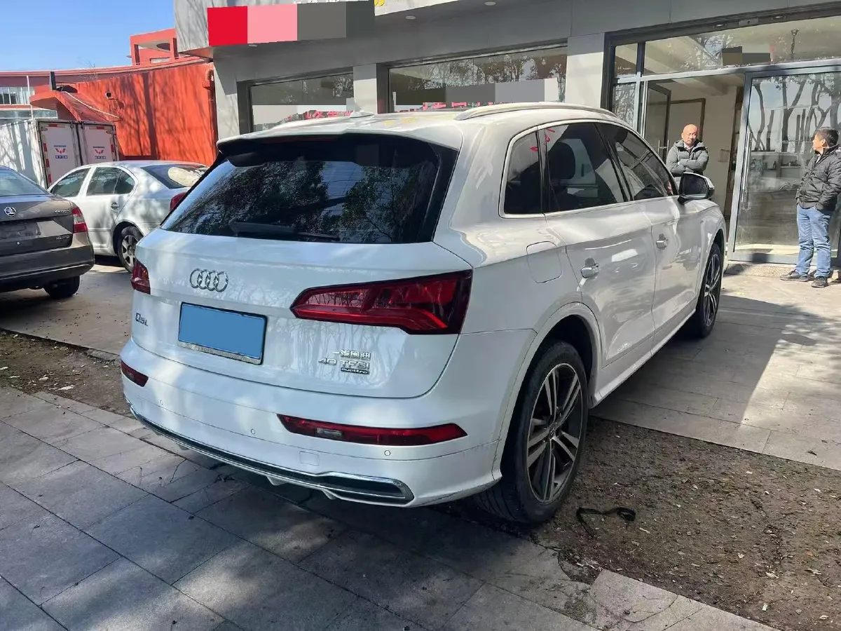 2020 Audi Q5L 2.0T 190HP L4 7DCT,autocango,china used car exporter,china ev exporter,chinese used car exporter,chinese used ev exporter