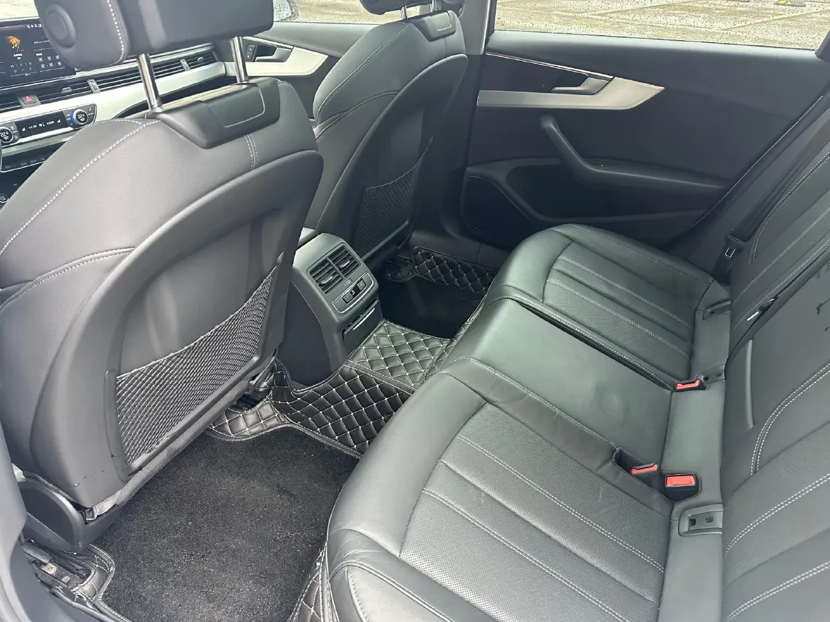 2020 Audi A4L 2.0T 190HP L4 7DCT,autocango,china used car exporter,china ev exporter,chinese used car exporter,chinese used ev exporter