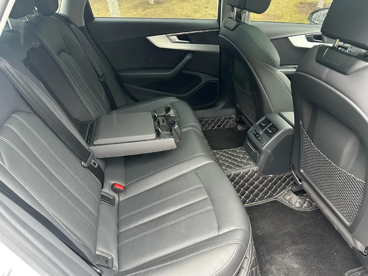 2020 Audi A4L 2.0T 190HP L4 7DCT,autocango,china used car exporter,china ev exporter,chinese used car exporter,chinese used ev exporter