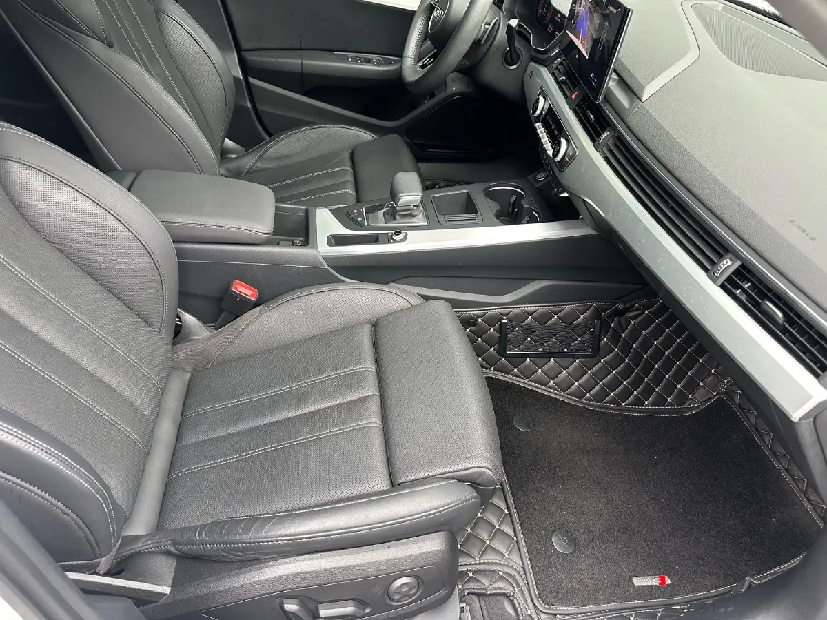 2020 Audi A4L 2.0T 190HP L4 7DCT,autocango,china used car exporter,china ev exporter,chinese used car exporter,chinese used ev exporter