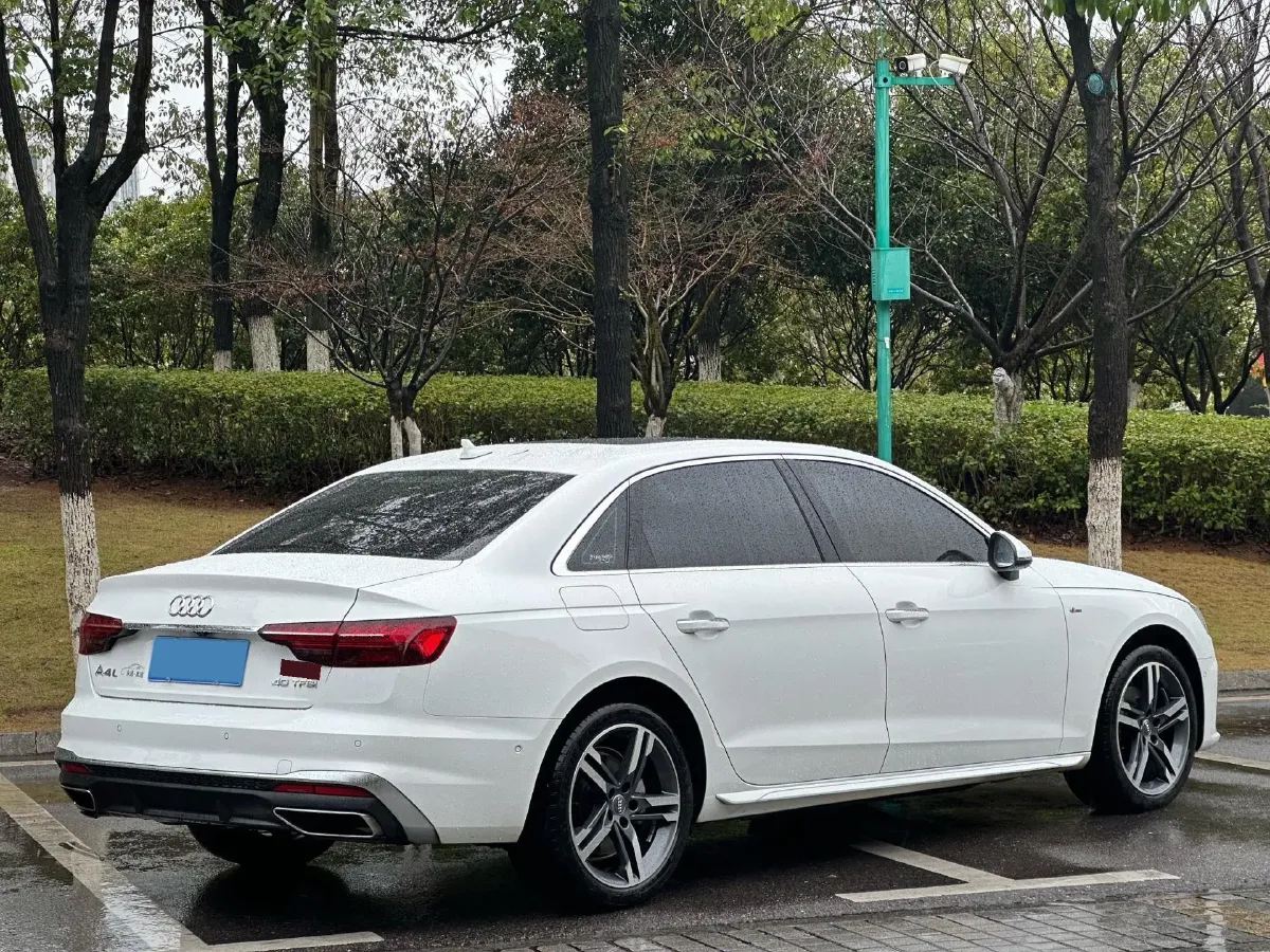 2020 Audi A4L 2.0T 190HP L4 7DCT,autocango,china used car exporter,china ev exporter,chinese used car exporter,chinese used ev exporter