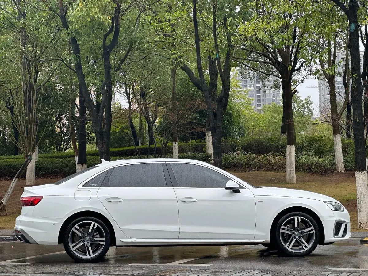 2020 Audi A4L 2.0T 190HP L4 7DCT,autocango,china used car exporter,china ev exporter,chinese used car exporter,chinese used ev exporter