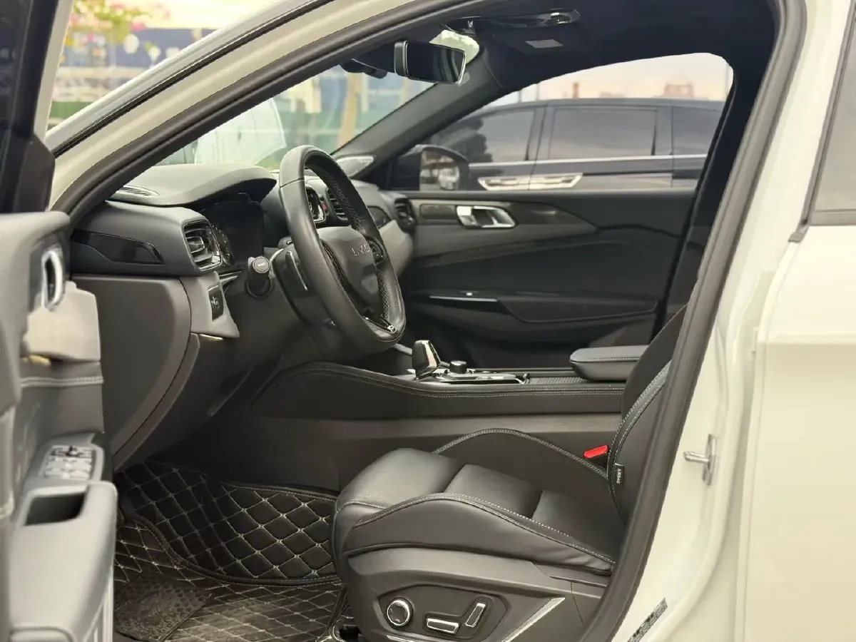 2022 LYNK&CO 02 Hatchback 2.0T 190HP L4 7DCT,autocango,china used car exporter,china ev exporter,chinese used car exporter,chinese used ev exporter