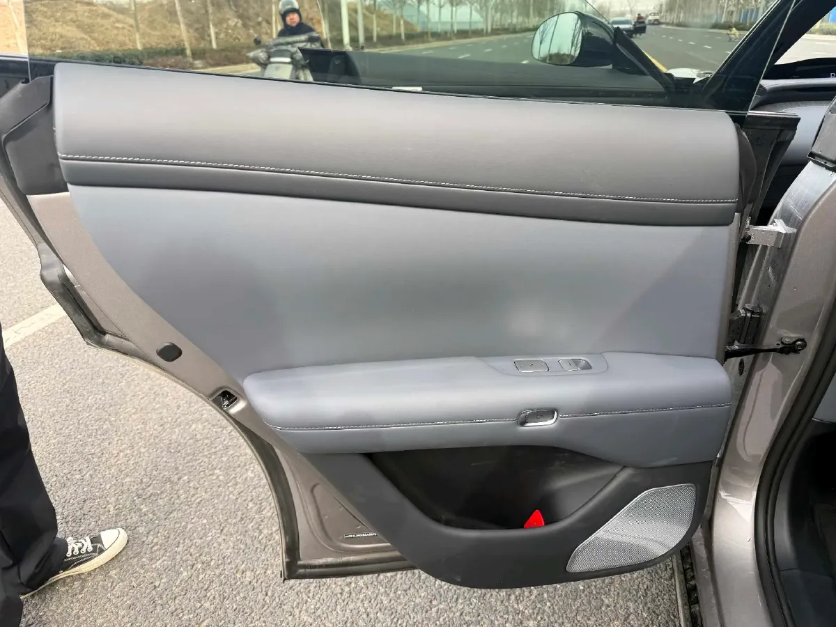 2025 MI YU7 BEV 96.3KWH,autocango,china used car exporter,china ev exporter,chinese used car exporter,chinese used ev exporter