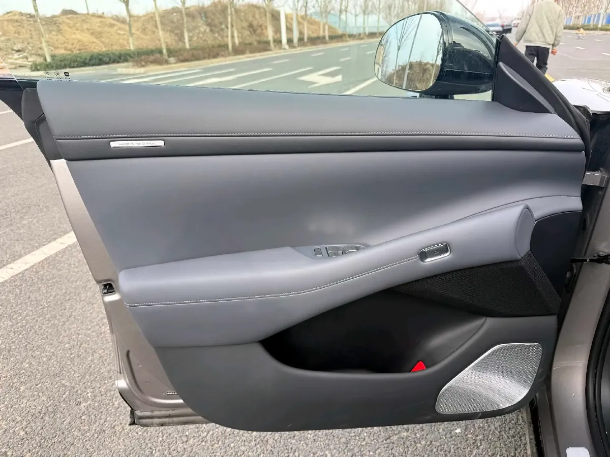 2025 MI YU7 BEV 96.3KWH,autocango,china used car exporter,china ev exporter,chinese used car exporter,chinese used ev exporter