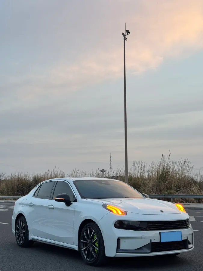 2018 Toyota C-HR 2.0L 171HP L4 CVT,autocango,china used car exporter,china ev exporter,chinese used car exporter,chinese used ev exporter