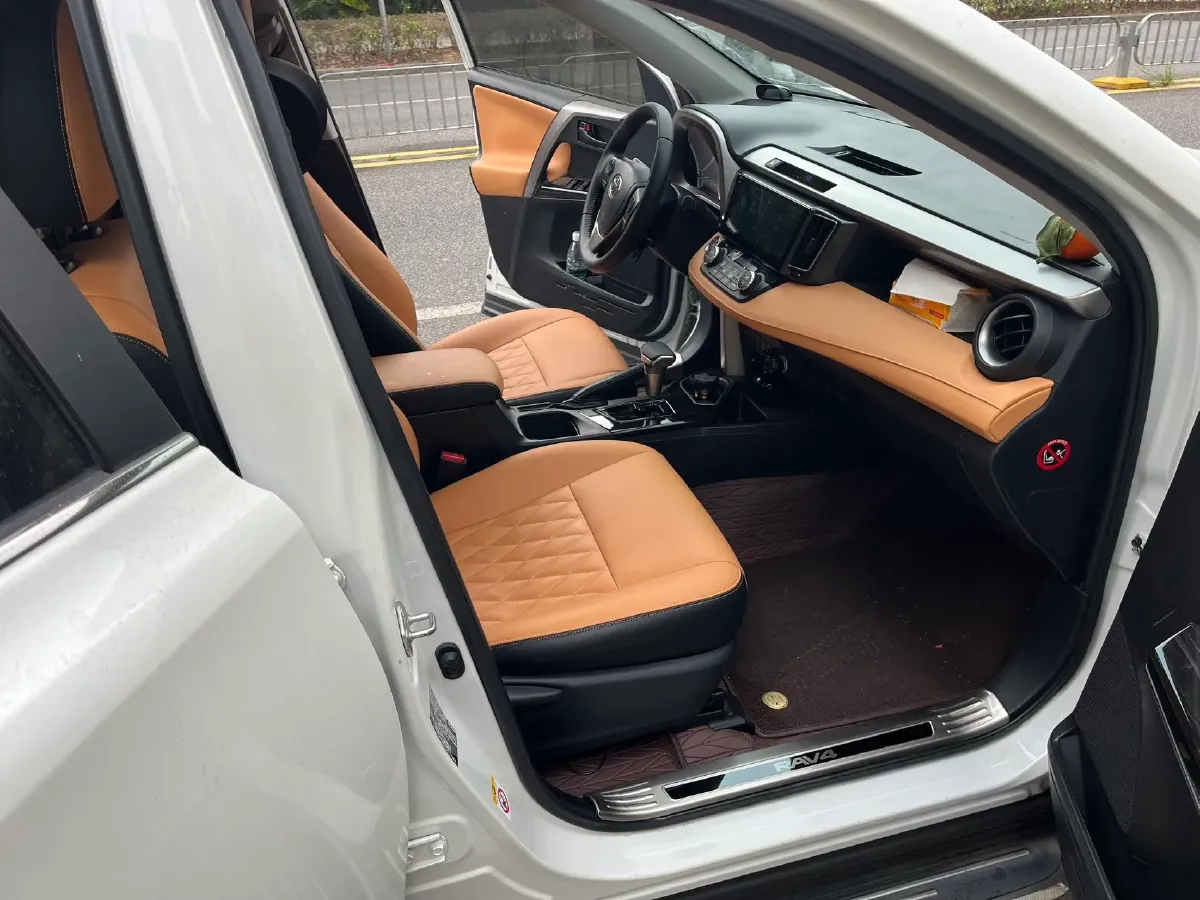 2016 Mitsubishi Outlander 2.0L 150HP L4 CVT,autocango,china used car exporter,china ev exporter,chinese used car exporter,chinese used ev exporter