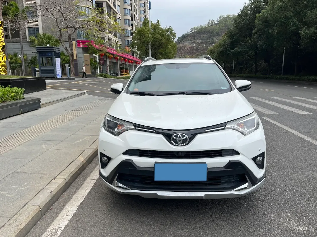 2016 Mitsubishi Outlander 2.0L 150HP L4 CVT,autocango,china used car exporter,china ev exporter,chinese used car exporter,chinese used ev exporter