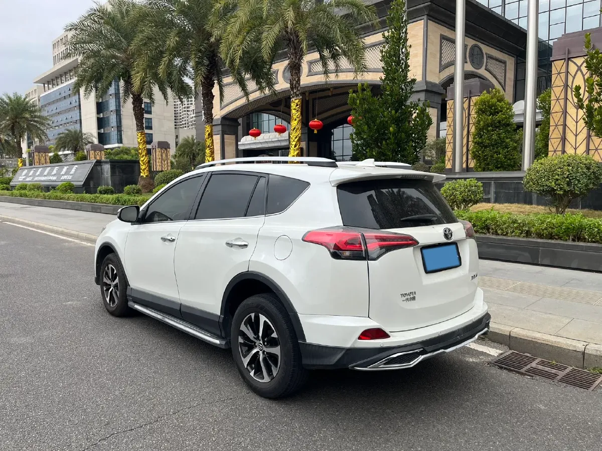 2016 Mitsubishi Outlander 2.0L 150HP L4 CVT,autocango,china used car exporter,china ev exporter,chinese used car exporter,chinese used ev exporter