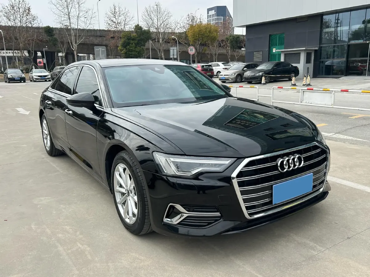 2024 Audi A6L 2.0T 190HP L4 7DCT,autocango,china used car exporter,china ev exporter,chinese used car exporter,chinese used ev exporter