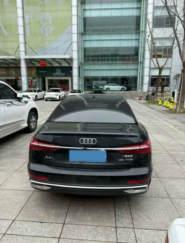2021 Audi A6L 2.0T 224HP L4 7DCT,autocango,china used car exporter,china ev exporter,chinese used car exporter,chinese used ev exporter