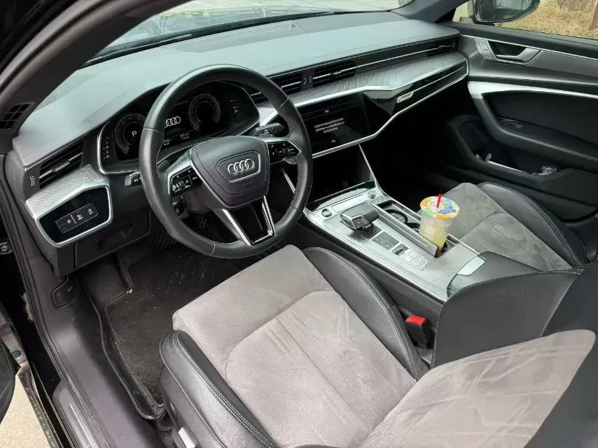 2021 Audi A6L 2.0T 224HP L4 7DCT,autocango,china used car exporter,china ev exporter,chinese used car exporter,chinese used ev exporter