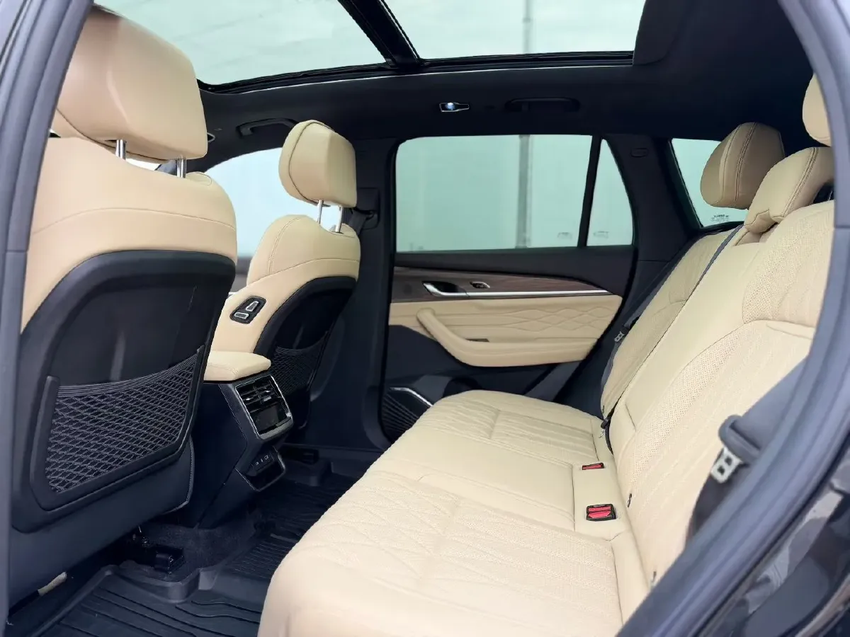 2025 Geely Monjaro 2.0T 238HP L4 8AT,autocango,china used car exporter,china ev exporter,chinese used car exporter,chinese used ev exporter