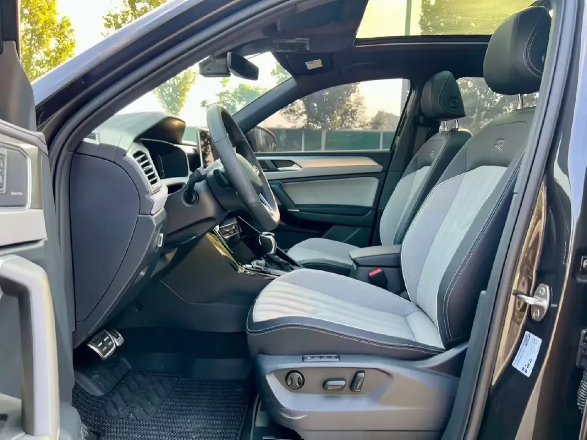 2024 Volkswagen Tayron 2.0T 220HP L4 7DCT,autocango,china used car exporter,china ev exporter,chinese used car exporter,chinese used ev exporter