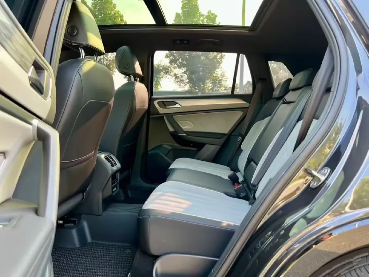 2024 Volkswagen Tayron 2.0T 220HP L4 7DCT,autocango,china used car exporter,china ev exporter,chinese used car exporter,chinese used ev exporter