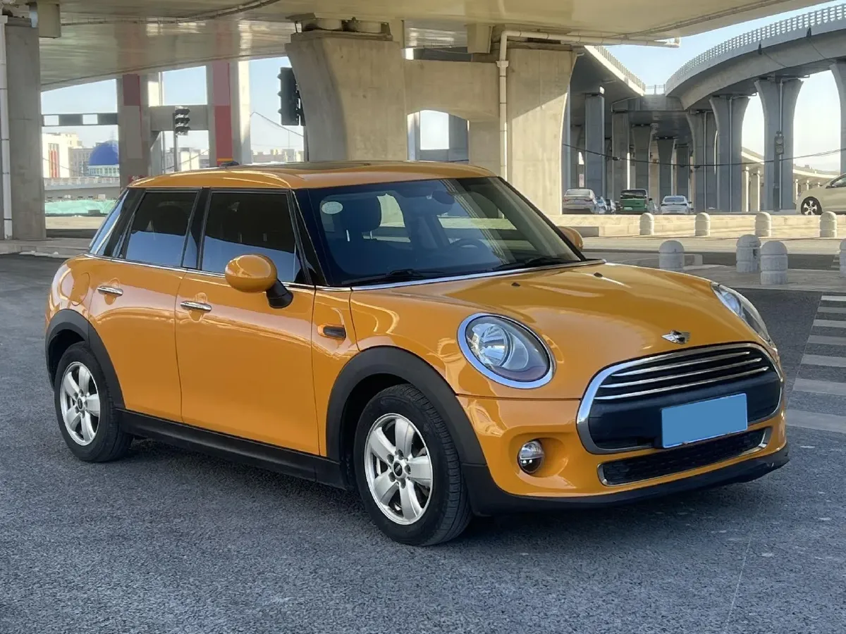 2017 MINI MINI 1.5T 136HP L3 6AT,autocango,china used car exporter,china ev exporter,chinese used car exporter,chinese used ev exporter