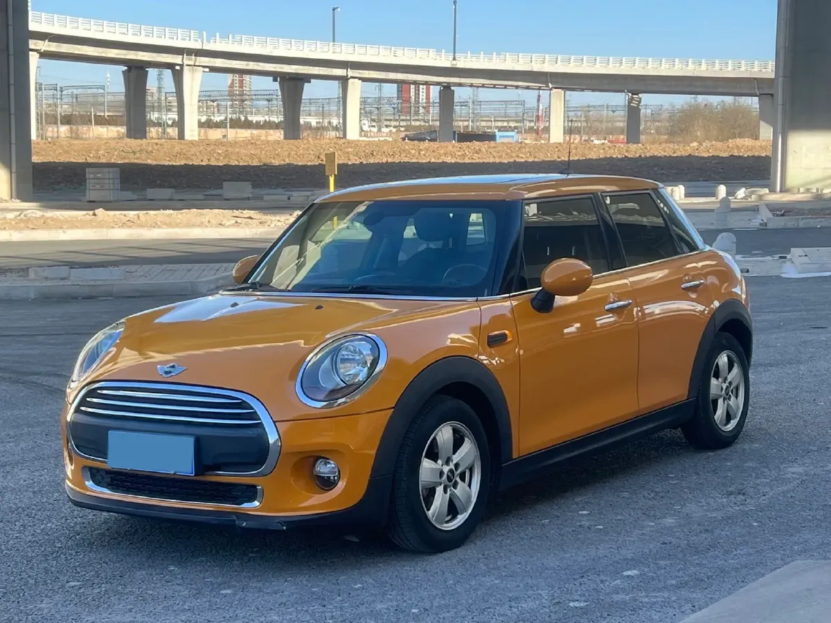 2017 MINI MINI 1.5T 136HP L3 6AT,autocango,china used car exporter,china ev exporter,chinese used car exporter,chinese used ev exporter