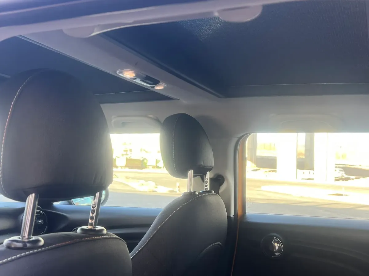 2017 MINI MINI 1.5T 136HP L3 6AT,autocango,china used car exporter,china ev exporter,chinese used car exporter,chinese used ev exporter