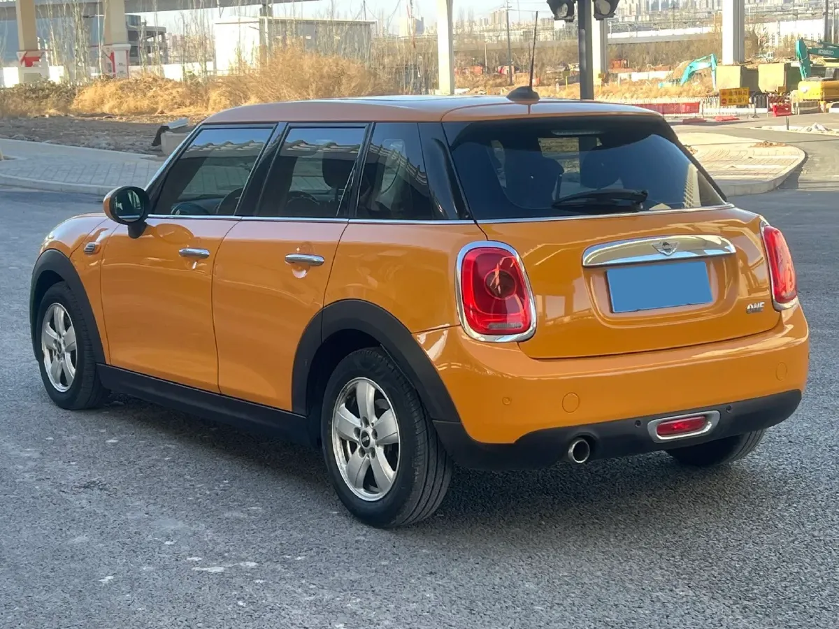 2017 MINI MINI 1.5T 136HP L3 6AT,autocango,china used car exporter,china ev exporter,chinese used car exporter,chinese used ev exporter